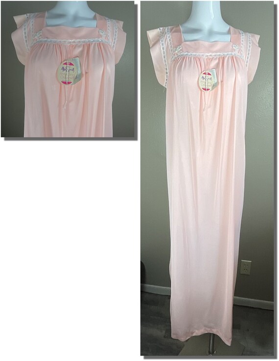 Sweetie Pie Vintage Pink Nylon Lacey Gown w Darlin