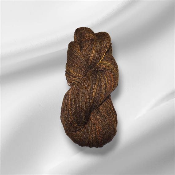 Handspun wool mountain sheep | 120g 400m | Natural Yarn | brown | Roda da filar
