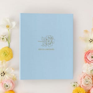 Personalized Wedding Planning Binder, Engagement Gift for Bride, Wedding Organizer & Checklist, Linen Binder with Gold Fil, Hydrangea Sprig
