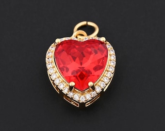 Colgante de corazón rojo radiante con circonitas pavé en engaste dorado para crear joyas de San Valentín.