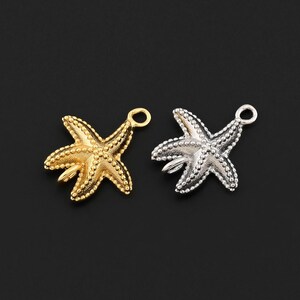 Liten marin sjöstjärna-koppling med dubbla öglor för strandinspirerat armband och havsinspirerade kreationer 14 x 16 mm