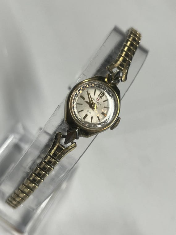 Vintage Helbros 17 Jewel Ladies Watch Classic Elegance With  display picture 1