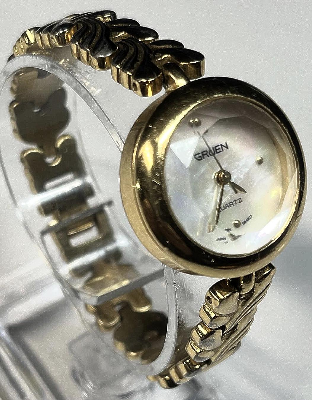Gruen Quartz Ladies Watch Featuring a Classic Gold-tone  display picture 3