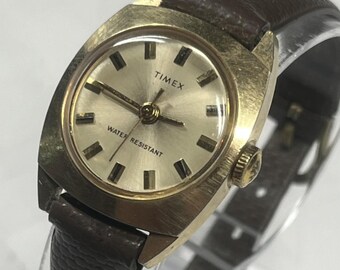 Vintage 1976 Timex Mechanical Wind 25mm Women display picture 3