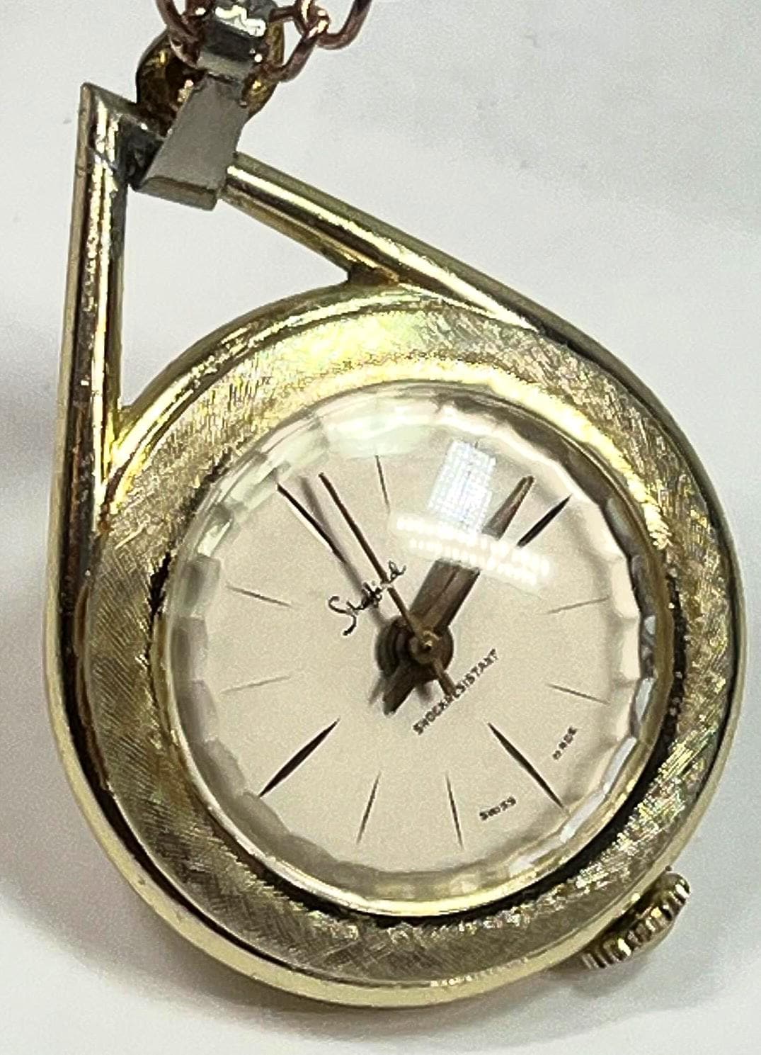Vintage Sheffield Swiss-made 29mm Manual-wind Pendant Watch 
