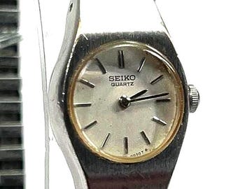 Seiko Quartz 16mm Silver-tone Cocktail wristwatch Circa 1976*. 5420-C029. New Battery.
