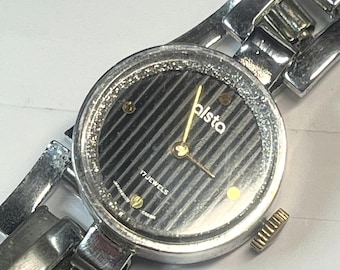 Alsta Vintage ladies' watch with a 17-jewel mechanical (manual wind) movement. running.