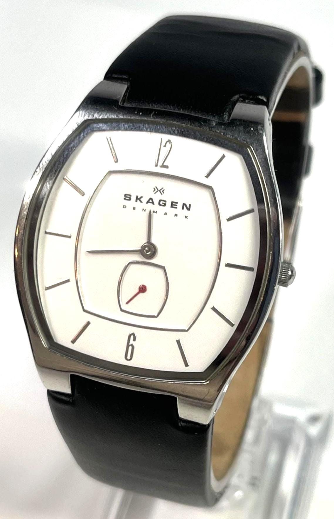 Skagen 2004 Vintage Model 643lslw 34mm Tonneau Watch White 