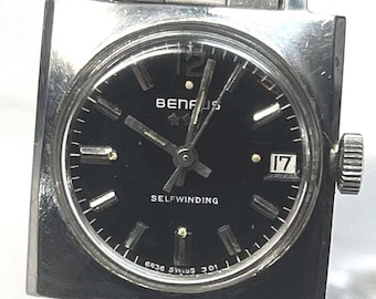 Benrus Self-winding SWISS 22mm Tri Star, Benrus automatic watch. This square historic timepiece is clean and running.