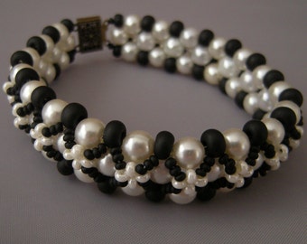 Black White Beaded Bracelet