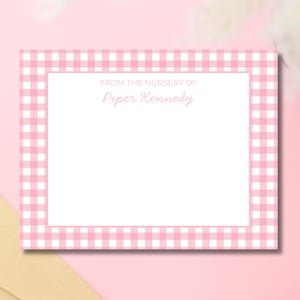 pour chambre de bébé Vichy rose – Modèle de toile modifiable | Papeterie bébé imprimable, cadeau nouvelle maman, carte de remerciement baby shower