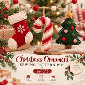 Pode incluir: Um conjunto de três enfeites de Natal de feltro, incluindo uma meia vermelha com um floco de neve branco, uma bengala doce às riscas vermelhas e brancas e uma árvore de Natal verde com pompons coloridos, pendurados num fio com bolas de feltro.