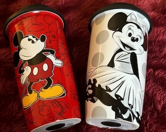 Paar Disney Mickey Minnie Mouse 12 oz koffiemokken met siliconen deksels