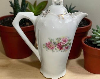 ホワイト陶器ピッチャー 装飾的な模様付き J.W. Pankhurst & Co. (1850-1882) 製、大型アンティークホワイト 花瓶・フラワースタンド