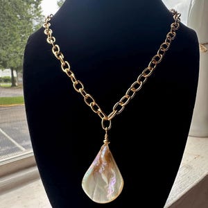Golden Tide – Handmade Oyster Shell Pendant Necklace