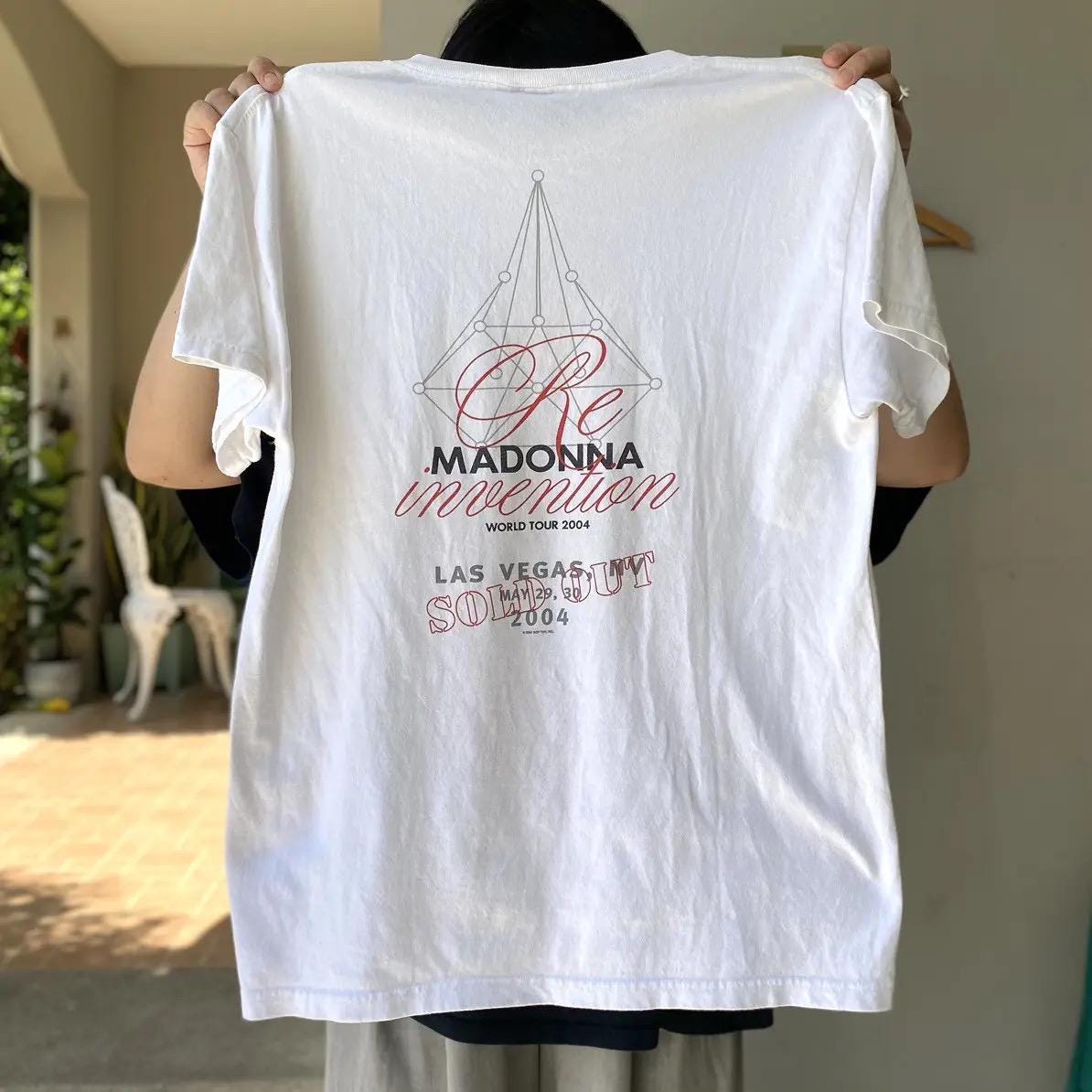 Madonna Re-Invention Tシャツ 2004年 Madonna Re-invention Tour 2004 – Vintage Y2K Concert Tee (DDP / No