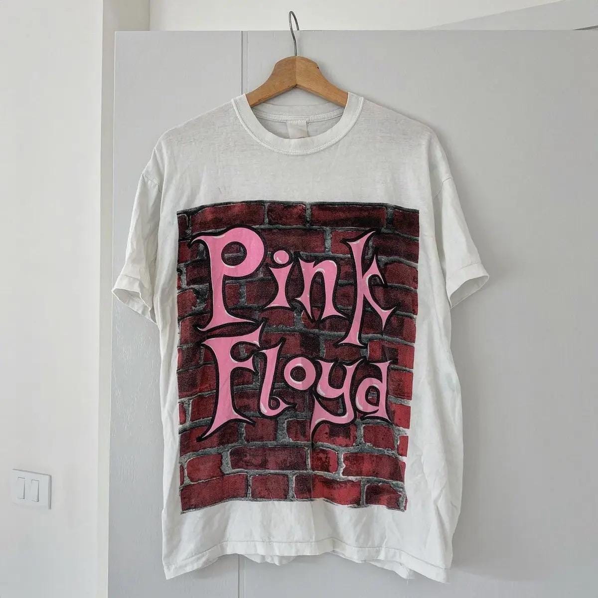 Vintage 90s Pink Floyd the Wall T-shirt – Brick Wall Graphic - Etsy