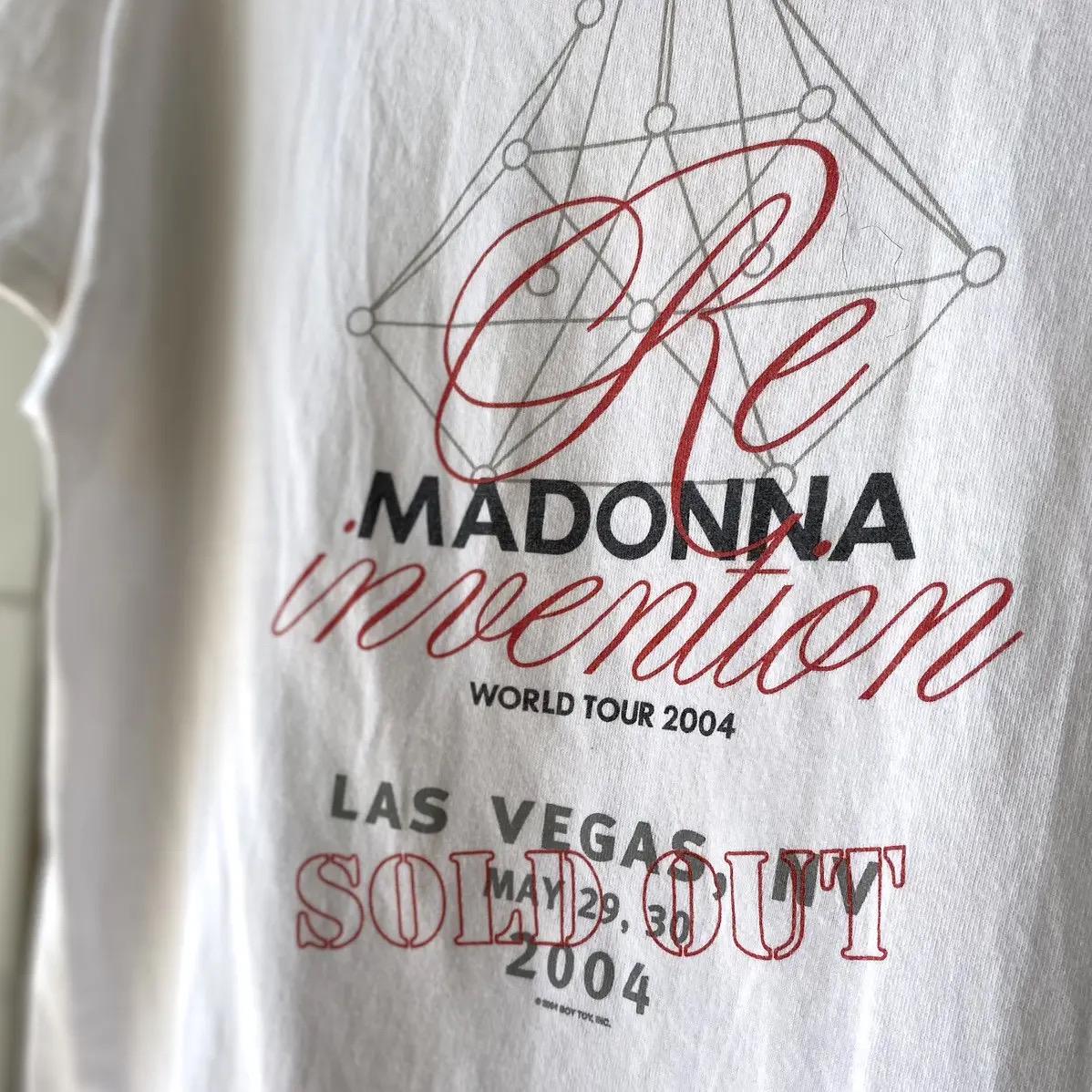 Madonna Re-invention Tour 2004 – Vintage Y2K Concert Tee (DDP / No