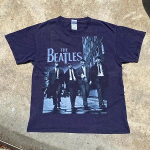 Vintage 2004 The Beatles Band Tee – Classic Rock Icon Shirt