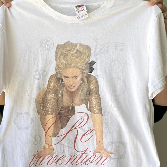 Madonna Re-invention Tour 2004 – Vintage Y2K Concert Tee (DDP / No