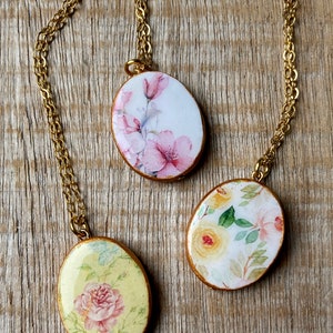 Bridesmaids Pastel Floral Necklace, Letter Personalized Pendant, Delicate Floral Pattern, Wild Flowers Necklace, Spring Jewelry image 6