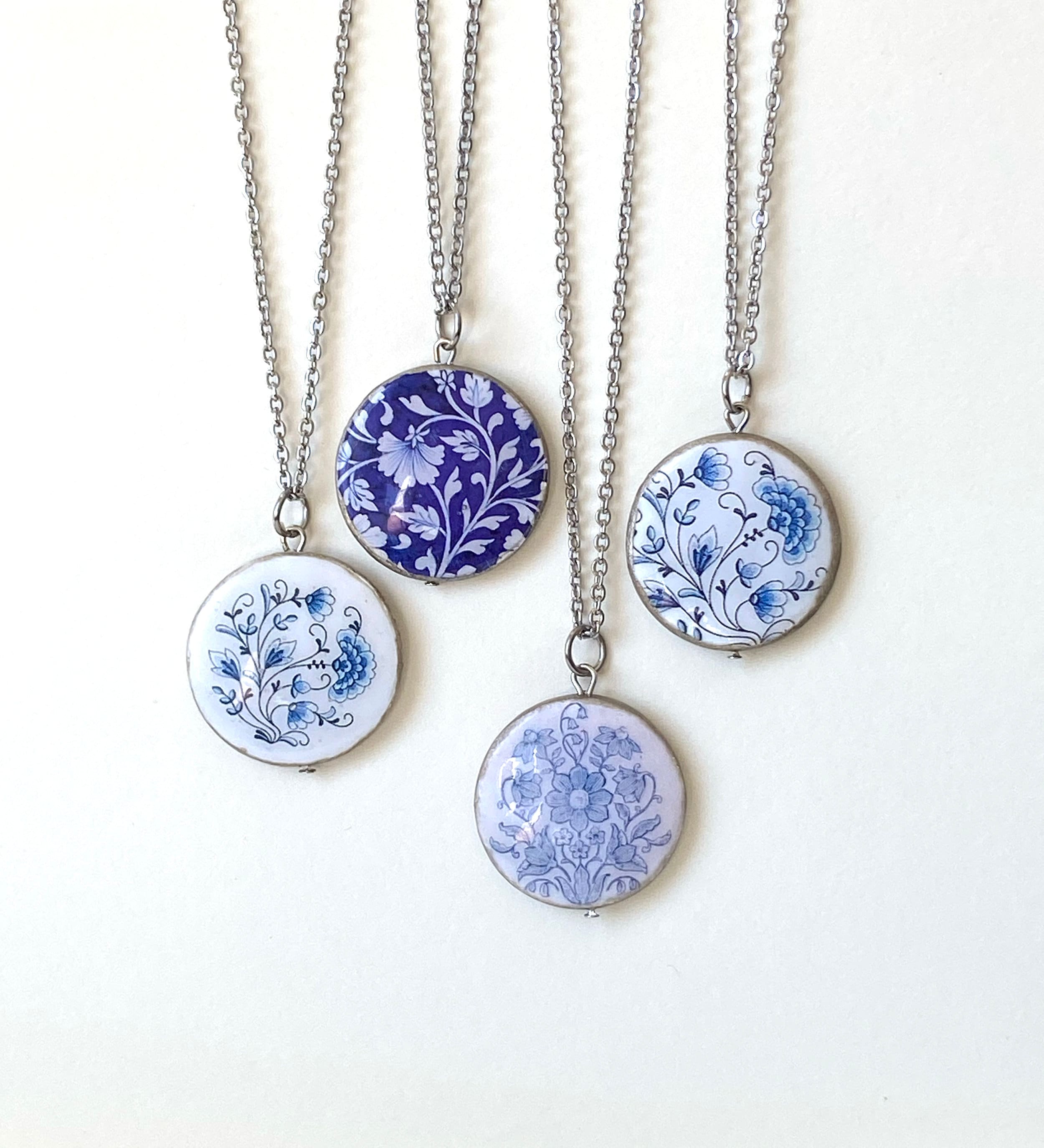 Delft Blue Floral Pendant: Personalized China Design Necklace