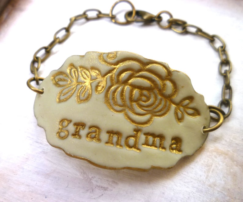Grandmother Bracelet, Grandma, Nana, Grammy, Granny, Nanny, Yia Yia, Bubbie, oma Bracelet, Mother's Day Gift, Women's personalized Jewelry 