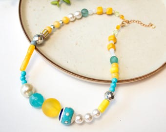 Colar de contas grandes, contas de lampwork, colar chocker, colar OOAK, amarelo e turquesa, joias coloridas, colar robusto e chamativo