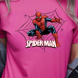 Spider-Man Shirt, Marvel Superhero Tee, Gildan Unisex T-Shirt, Comic Book Gift for Fans bild 9