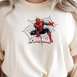 Spider-Man Shirt, Marvel Superhero Tee, Gildan Unisex T-Shirt, Comic Book Gift for Fans bild 3