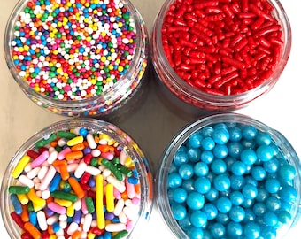 ¡Es un kit de mezcla para cajas de chispas de carnaval! ¡Chispas arcoíris, perlas de azúcar azules brillantes y mucho más! ¡Envases de 85 g de cada uno! Decoración para hornear.