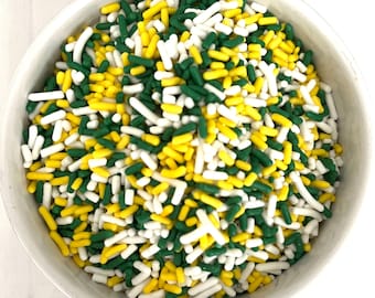 ¡Mezcla de chispas de tenis y césped! ¡Mezcla de chispas verde césped, amarillo pelota de tenis y blancas! ¡Mezcla perfecta para hornear pasteles y cupcakes!