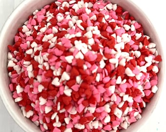 ¡Quinces de confeti comestibles con forma de corazón! ¡Quinces de corazones rosados, blancos y rojos! ¡Perfectos para hornear en San Valentín y compromisos!