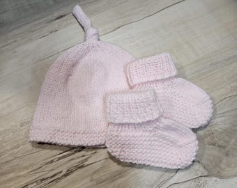 Light Pink NB Knit Hat & Bootie Set