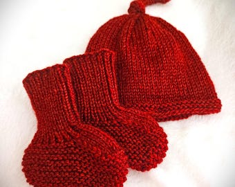 Christmas Red NB Knit Hat & Bootie Set