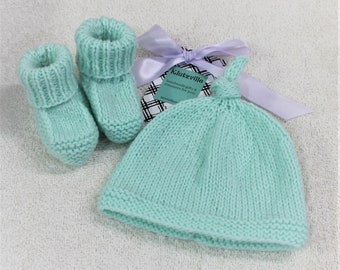 Mint Green NB Knit Hat & Bootie Set