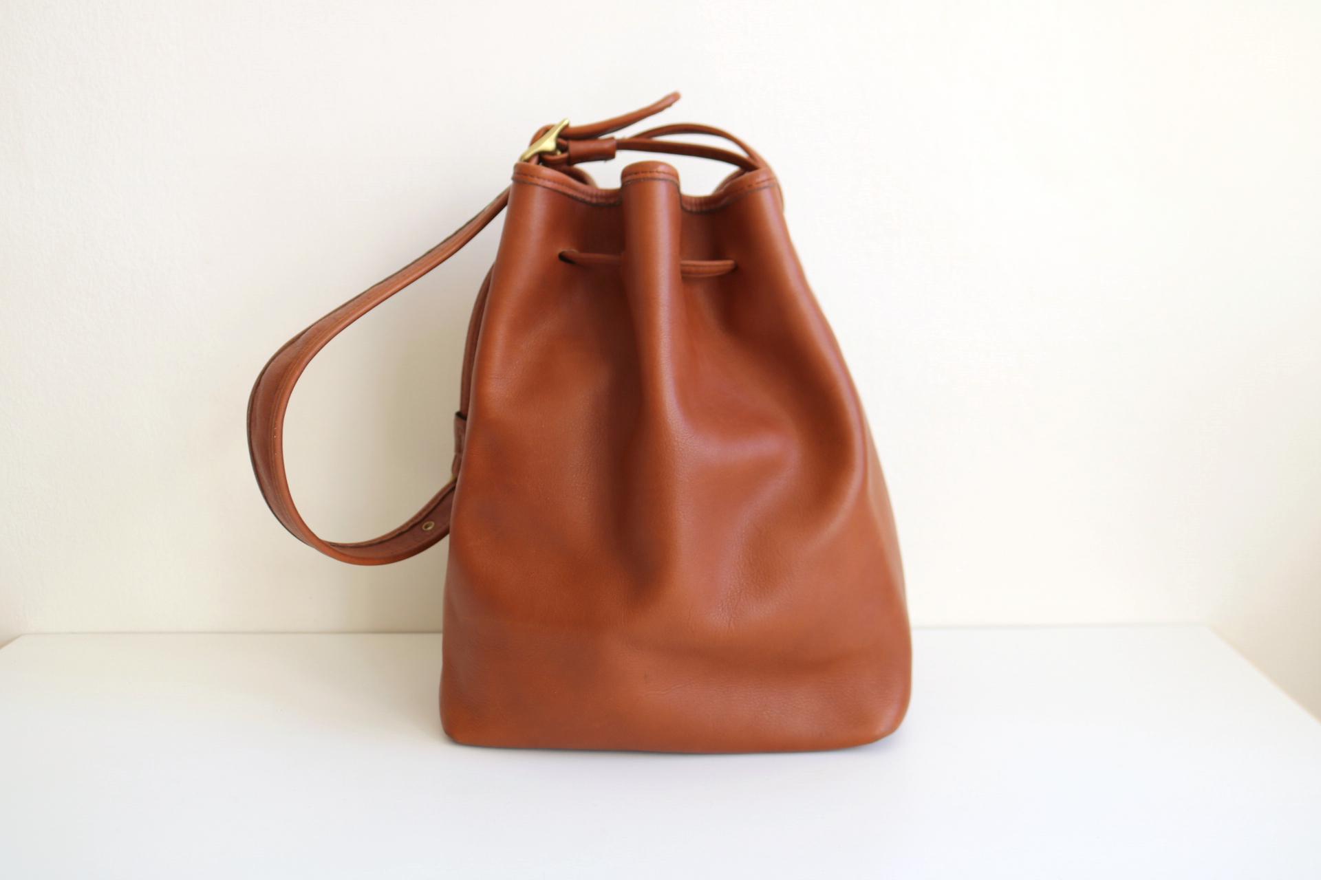 バッグ Vintage Coach Drawstring Bucket Bag Coach Legacy Drawstring Bucket Bag | British Tan Leather - Etsy