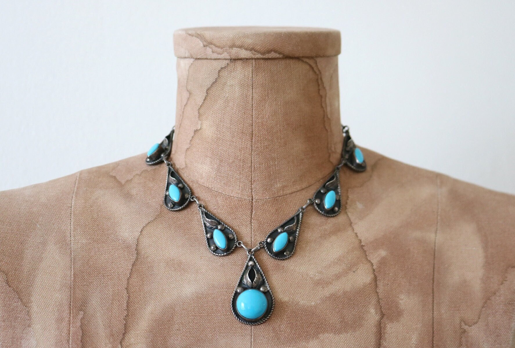 Grand Vintage Native American Navajo Morenci Turquoise Sterling Silver Squash Blossom Necklace Grand Vintage Native American Navajo Morenci Turquoise Sterling Silver Squash Blossom Necklace