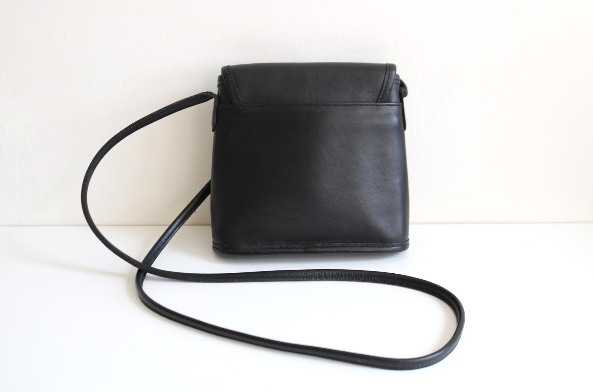 ◎vintage◎COACH Mini Body Bag BLACK Coach - Black Leather Vintage Mini Turnlock Crossbody Bag
