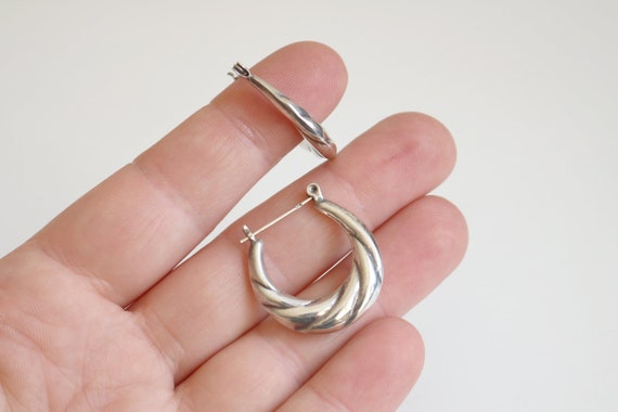 Sterling Puffy Scalloped Hoop Earrings - image 4