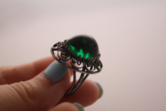 Green Glass and Sterling Ring - image 3