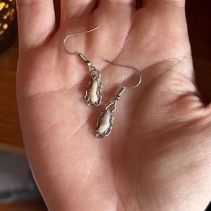Dog tooth chain earrings
