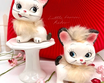 Vintage anthropomorphic kitschy  kitty salt pepper set with rabbit fur trim