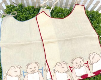 Fine linen MARGHAB Madeira Portal three little pigs baby bibs, set of 2