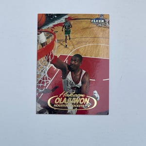 1998 Fleer Tradition Hakeem Olajuwon #4 Houston Rockets Card