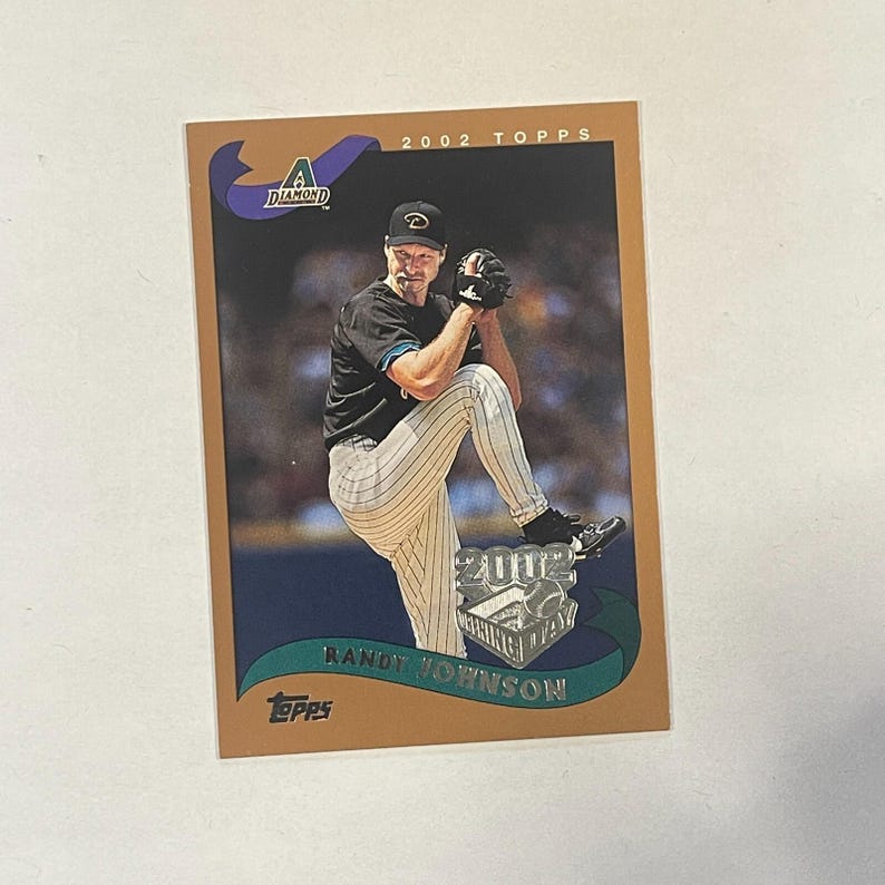 Tarjeta Topps Opening Day #34 de Randy Johnson de los Arizona Diamondbacks de 2002 imagen 1