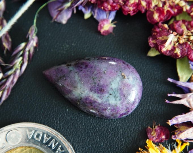 Pear Shaped Corundum-Sapphire Cabochon