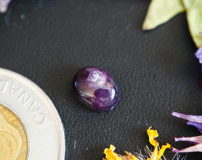 Oval Zoned Corundum-Ruby Cabochon
