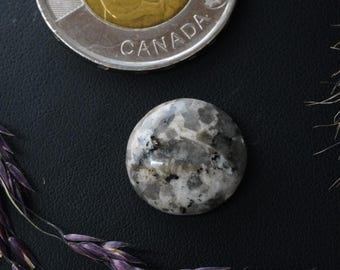 Round Heckmanite Cabochon