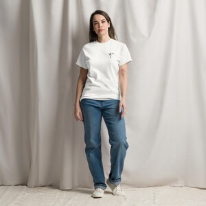 T-shirt Maagd sterrenbeeld + gepersonaliseerd astrologisch rapport van 2 maanden | Gebaseerd op je geboortekaart | Gemaild pdf Klassiek uniseks T-shirt